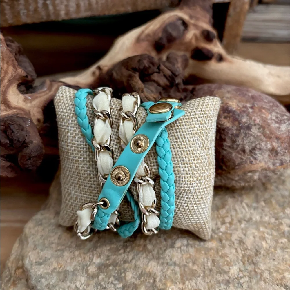Women’s NY & Co. Teal Leather Chain Crystal Case Watch Bracelet NEW